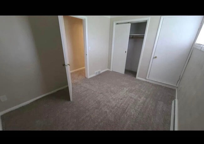 Photo - 6015 N River Rd