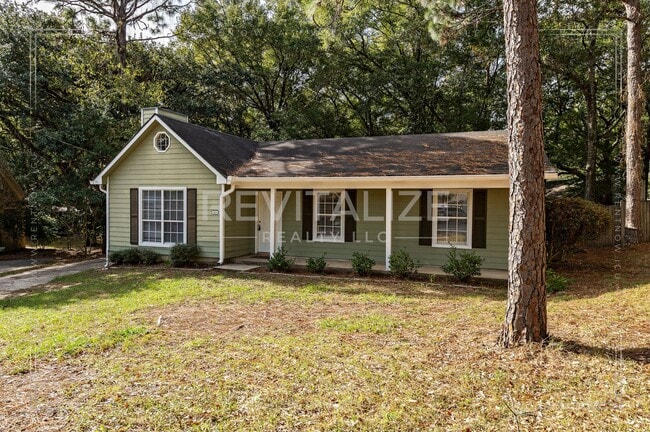 Building Photo - Sweet Cottage-esque 3-Bed 2-Bath in Daphne!