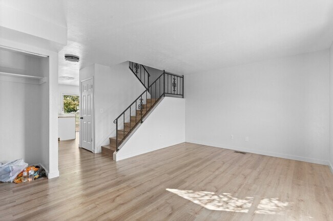 Photo - 2240 Billings St