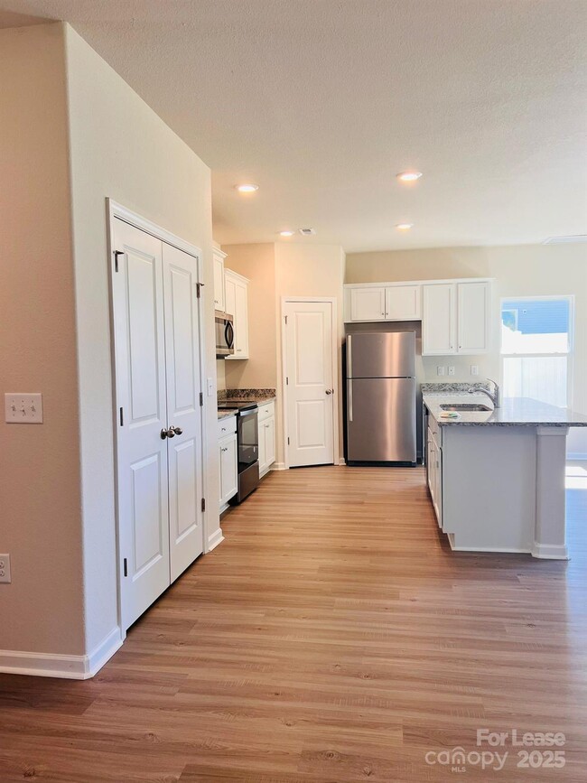 Photo - 2020 Transatlantic Ave