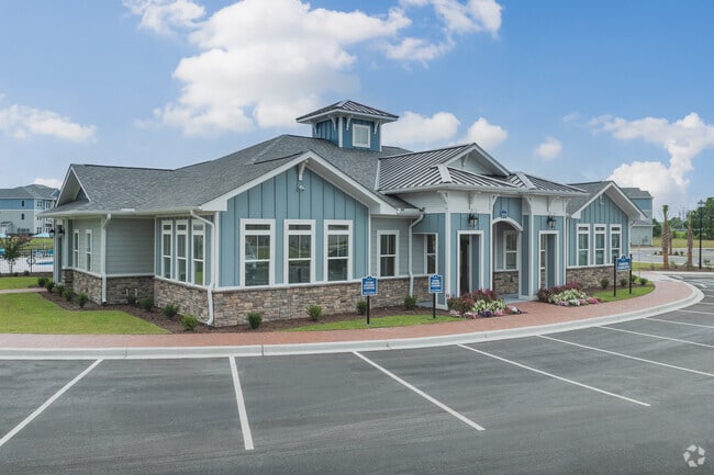 Entrada del edificio - Pelican Crossing