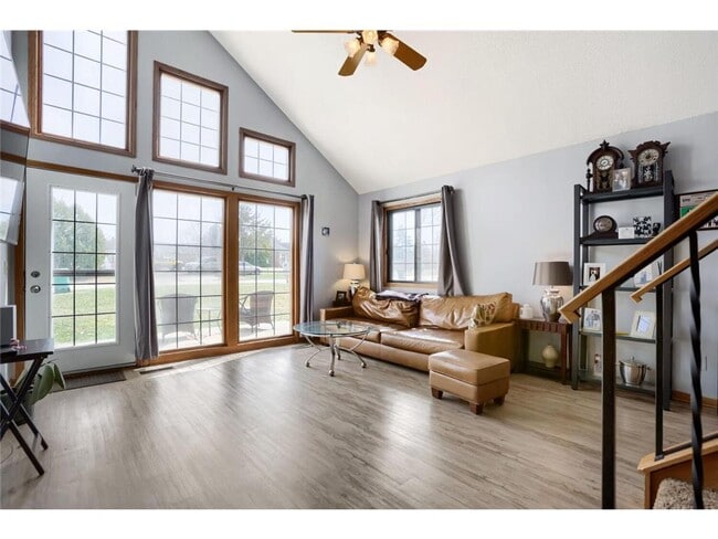 Photo - 1322 Cottage Dr