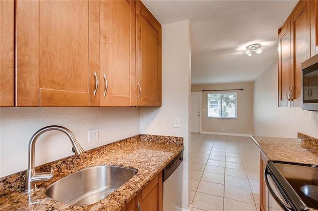 Photo - 2643 NE 8th Ave Unit 12