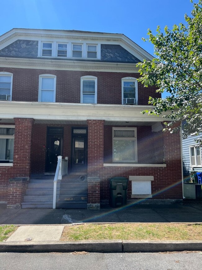Building Photo - 836 Dewey Ave Unit 836 - 2 Rental