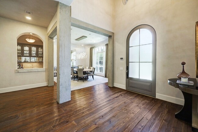 Photo - 5610 Lynbrook Dr