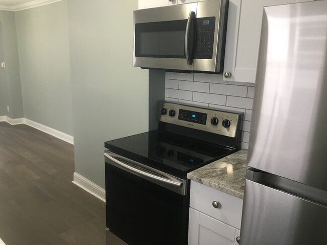 Photo - 1288 Oakwood Ave