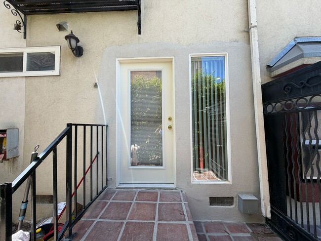 Photo - 1316 Venice Blvd. Unit 08