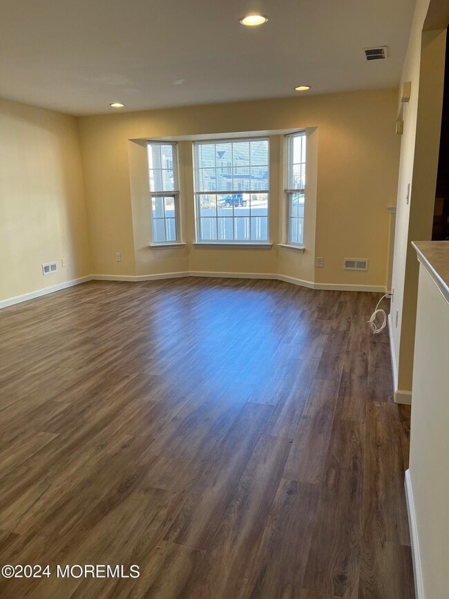 Photo - 156 Brookfield Dr