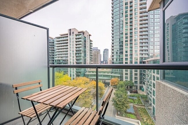 Photo - 219 Fort York Blvd Unit SI ID1539925P