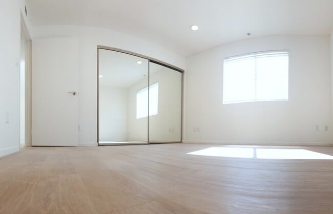 Photo - 11020 Hesby St Unidad 1