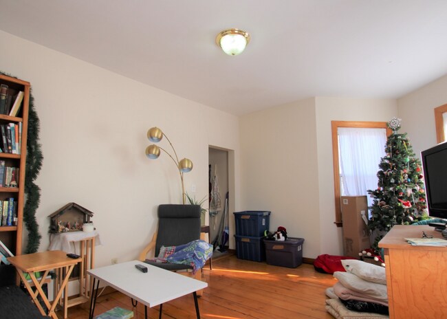 Photo - 16 Rossmore Rd