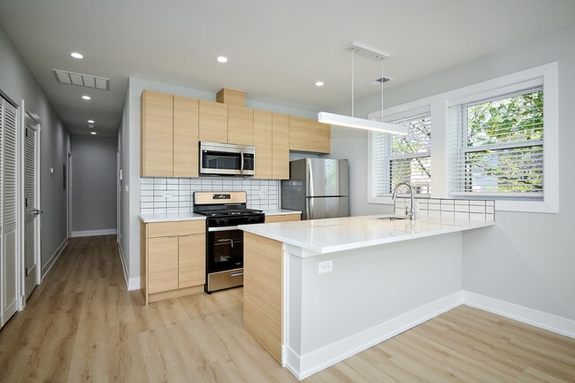 Photo - 2127 S Marshall Blvd