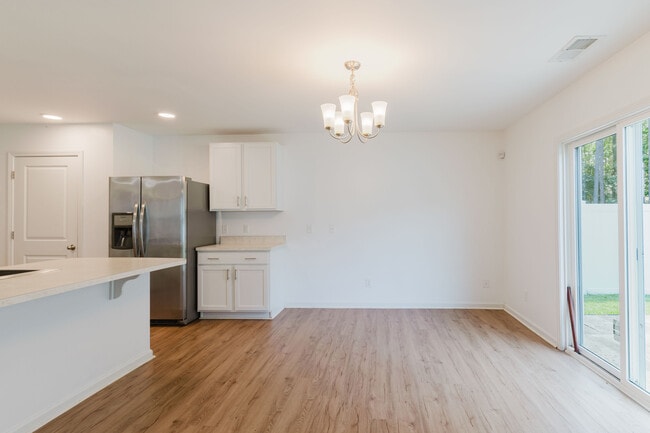 Photo - 204 Mascot Ct