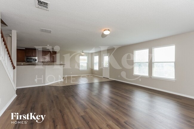 Photo - 466 Dolly Dr