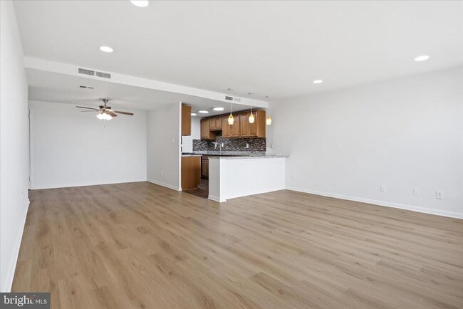 Photo - 4600 Duke St Unit 1123