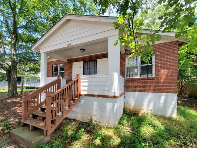 Photo - 65 Meldon Ave SE