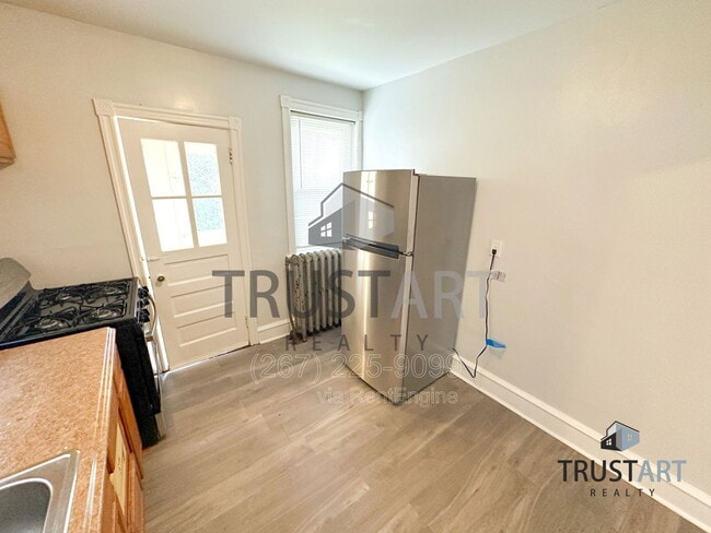 Photo - 217 Sulis St