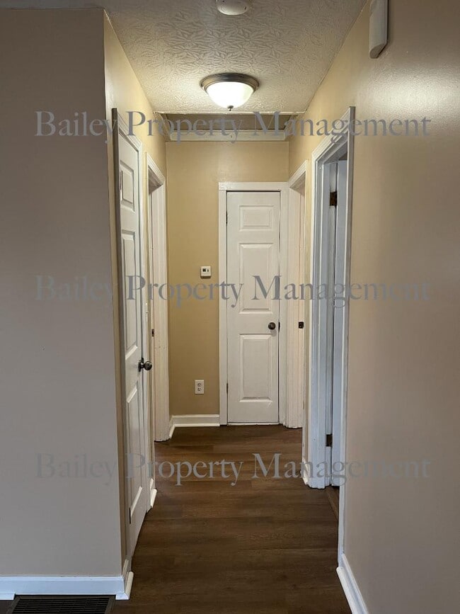 Photo - 1613 Pershing Ave