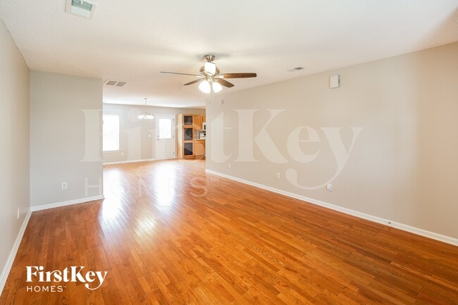 Photo - 113 Tyron Rd