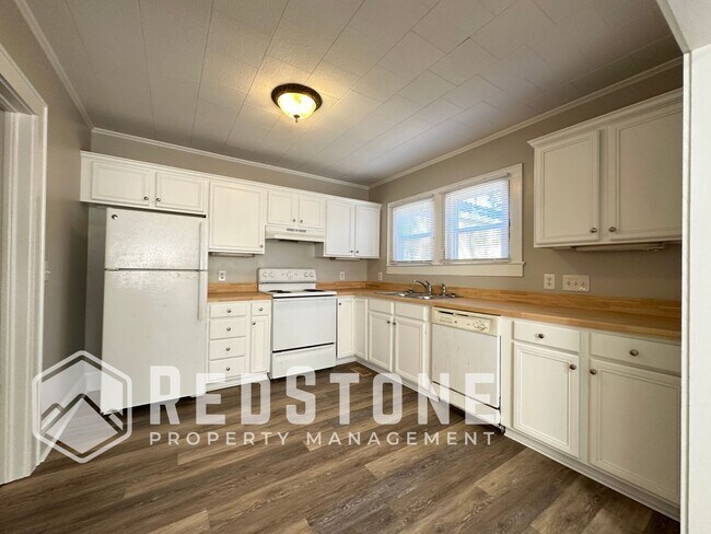 Photo - 817 Oakley St