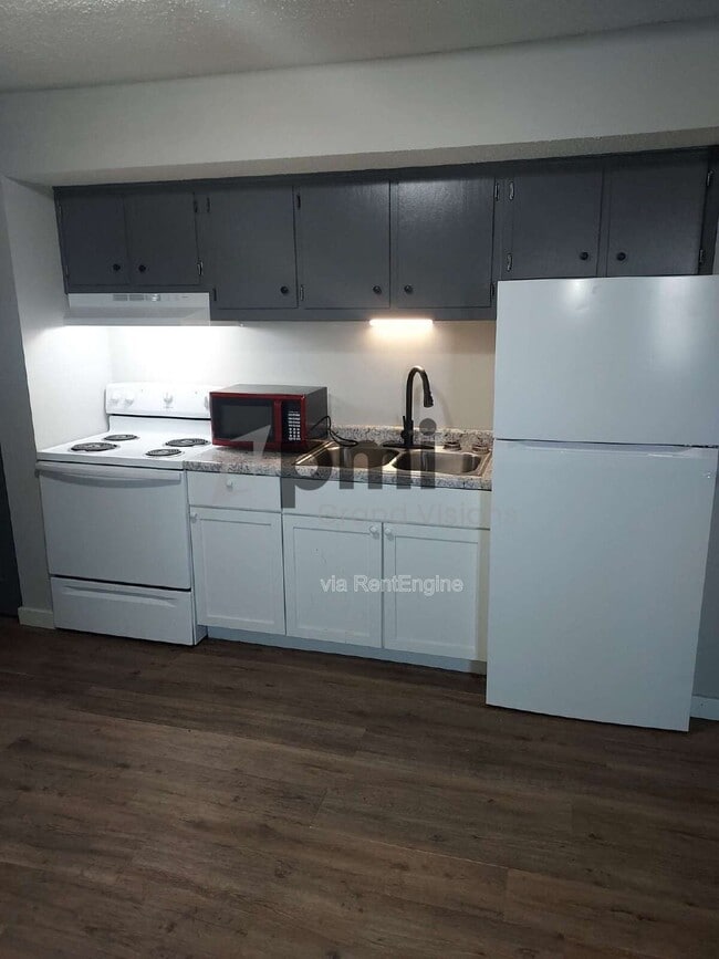 Photo - 465 E Main St Unit 7