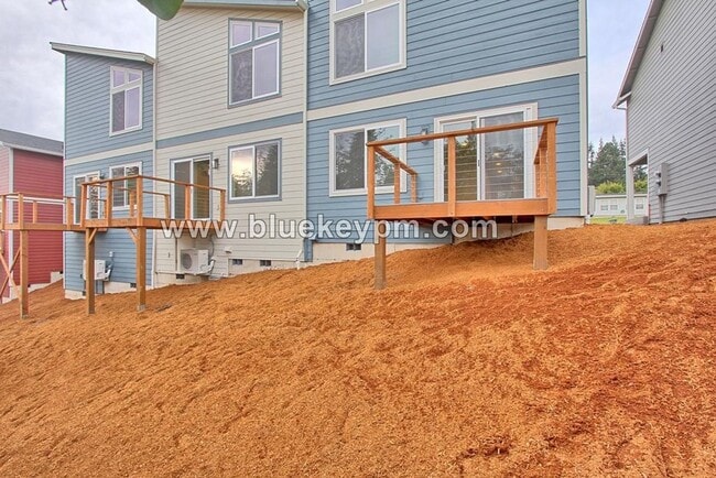 Photo - 209 Cloverdale Rd