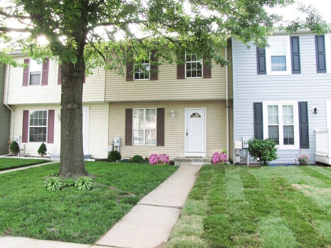 Building Photo - 688 W Paddle Wheel Ct