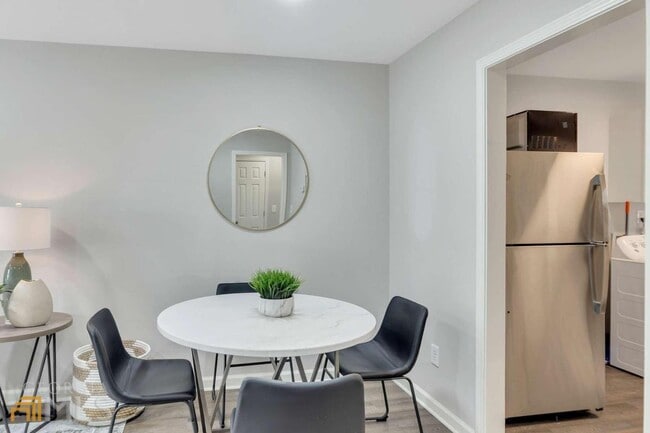 Photo - 1744 Spring Rd SW