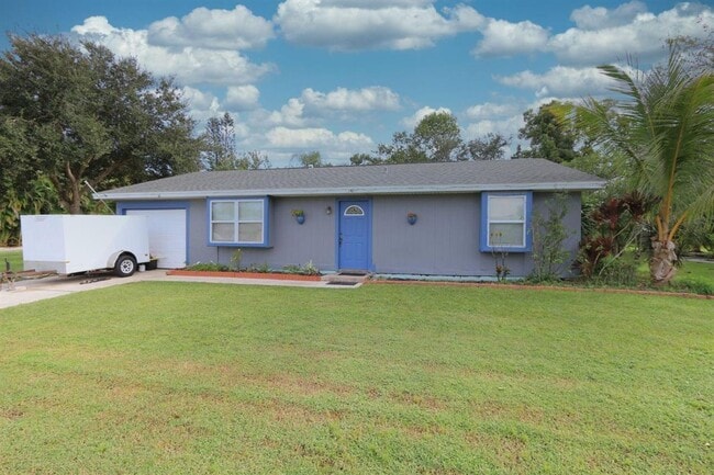 Photo - 274 NE Brunson Ct House