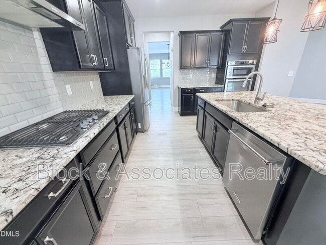 Photo - 504 Eno Dr
