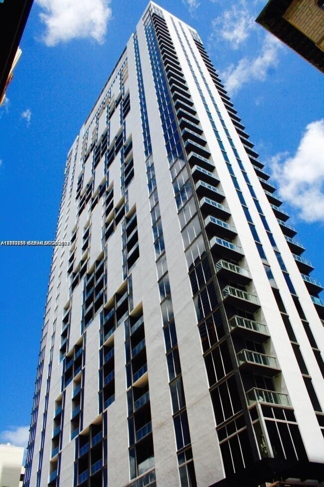 Building Photo - 151 SE 1st St Unit 2104