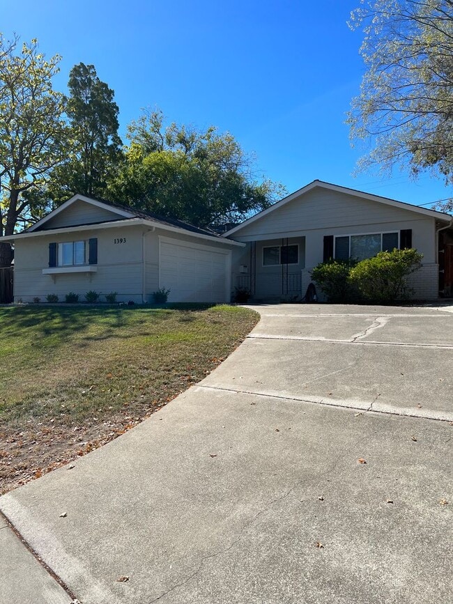 Building Photo - 1393 El Dorado Dr