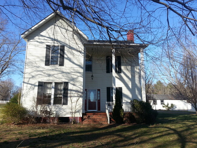 West Iredell Area - 4BR / 3BA + Carport - West Iredell Area - 4BR / 3BA + Carport House