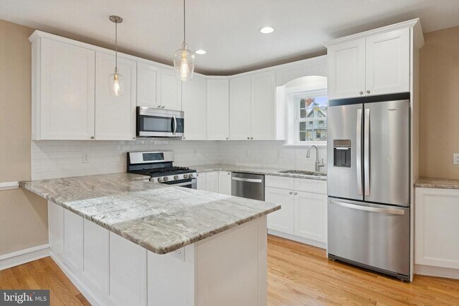 Photo - 62 W Lodges Ln