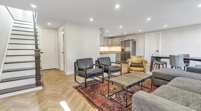 Building Photo - 67 Maple Ave