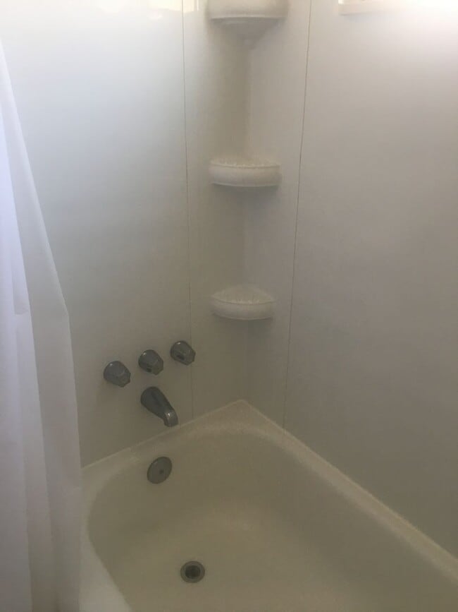 Photo - 2 bed, one bath Duplex Private courtyard, ...