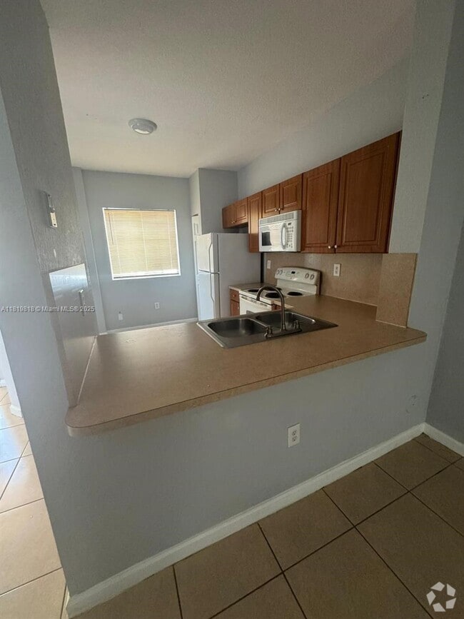 Building Photo - 8811 S Isles Cir Unit 8811 Rental