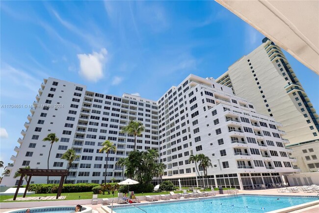 Photo - 5005 Collins Ave Condo Unit PH02