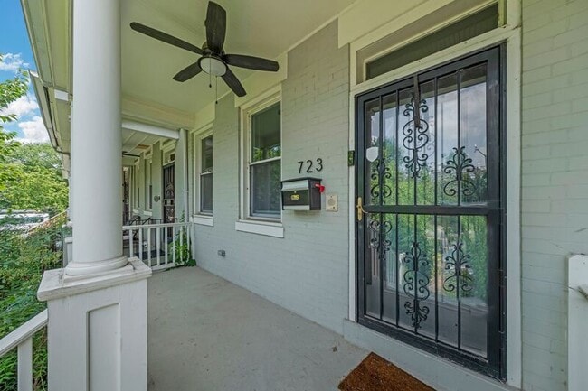 723 K St NE