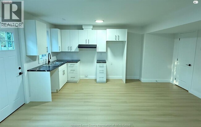 Photo - 450 Mill St