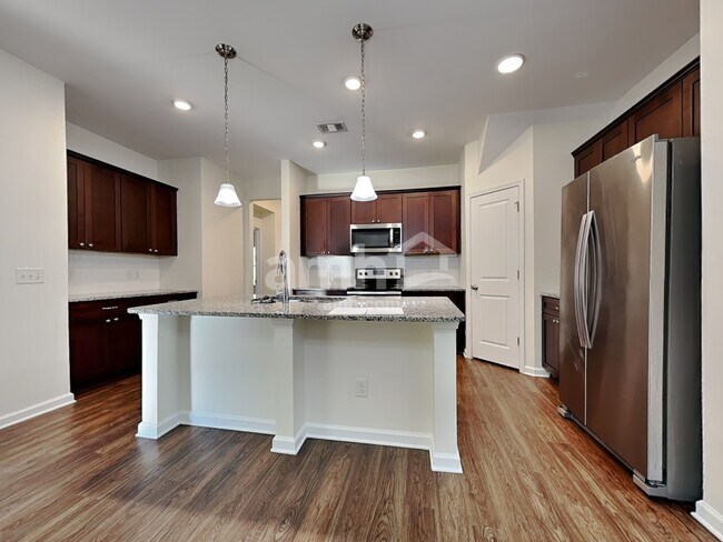 Photo - 202 Dogwood Cir