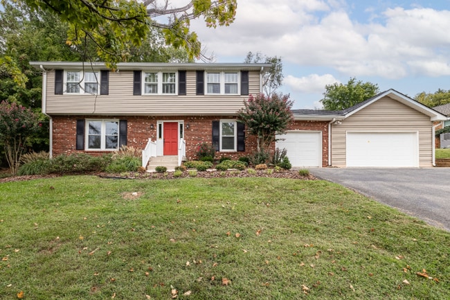 Building Photo - 924 Saundersville Ferry Rd