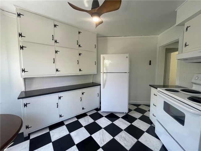 Photo - 45 Woodlawn Ave Unit 3