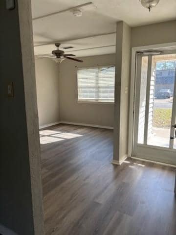 Photo - 233 NE Taylor St