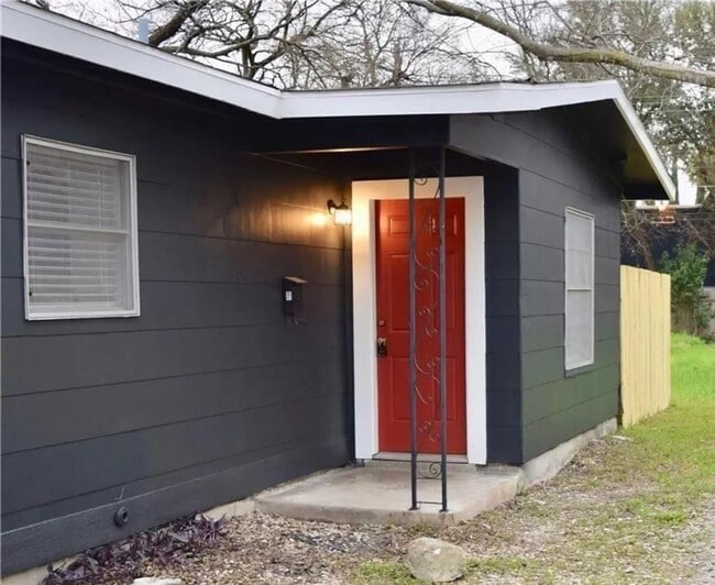 Photo - 607 Nelray Blvd Townhome
