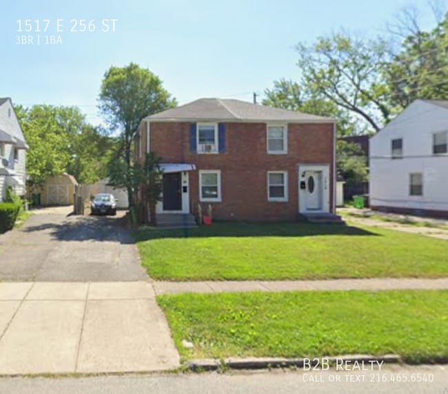 Building Photo - 1517 E 256th St