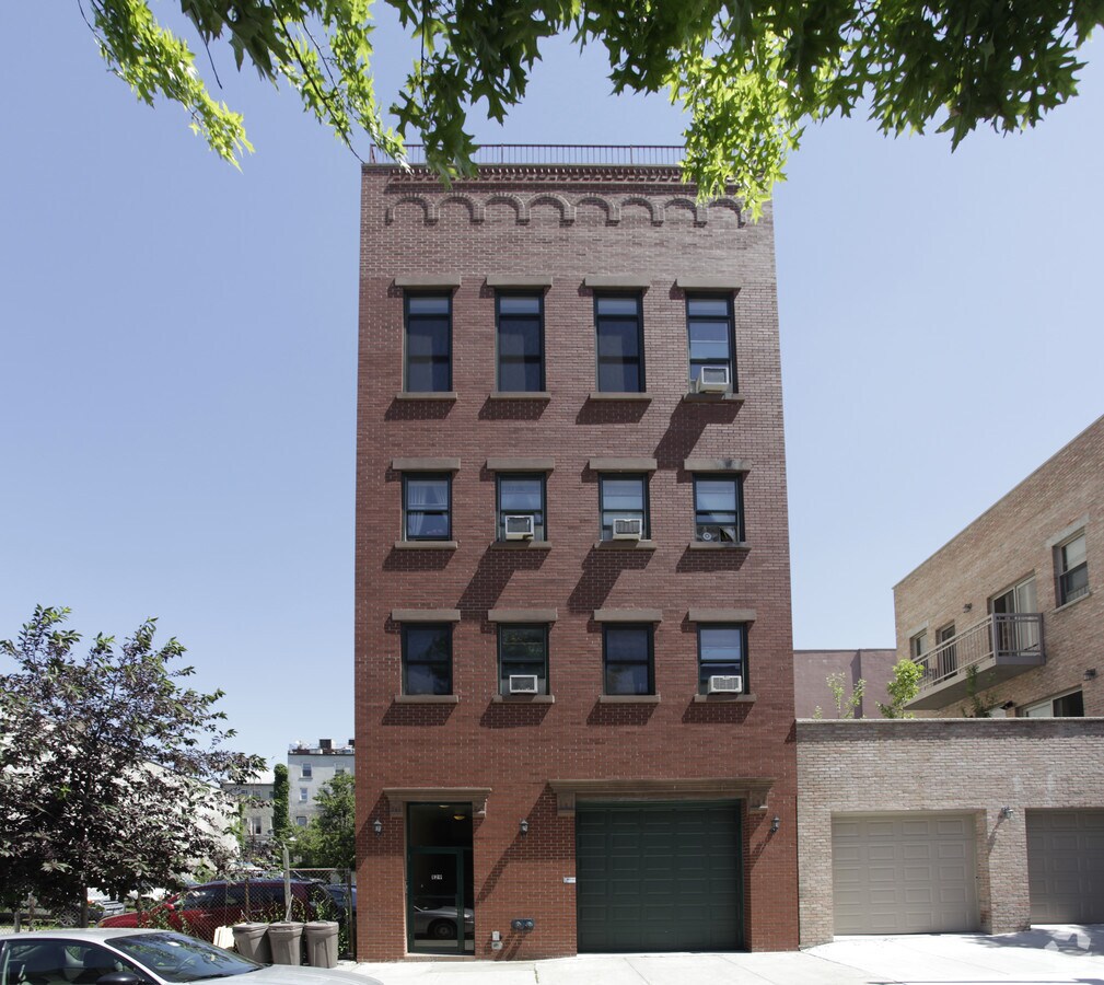 Photo - 129 Carroll St