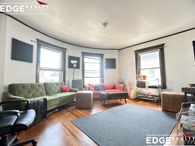 Photo - 324 Faneuil St Apartments Unit #3