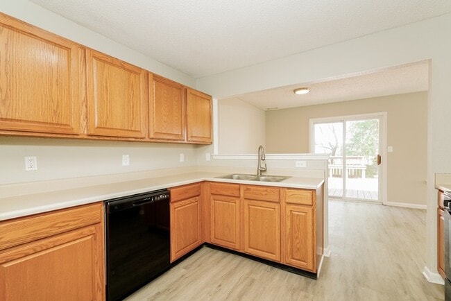 Photo - 466 Harmony Dr