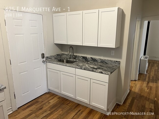 Photo - 625 E Marquette Rd Unit 1